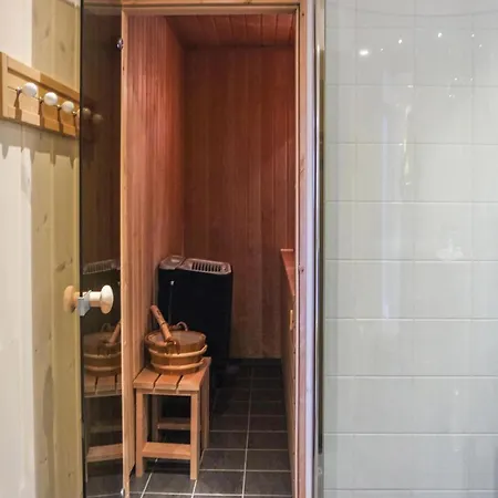 Vakantiehuis In With Sauna *